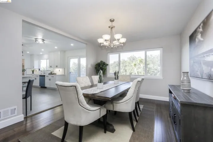 33 Oak Hill Cir, Oakland, California 94605