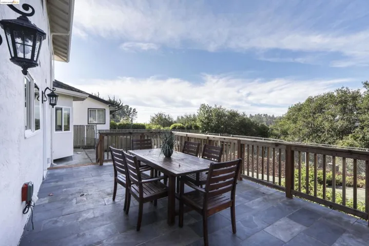 33 Oak Hill Cir, Oakland, California 94605
