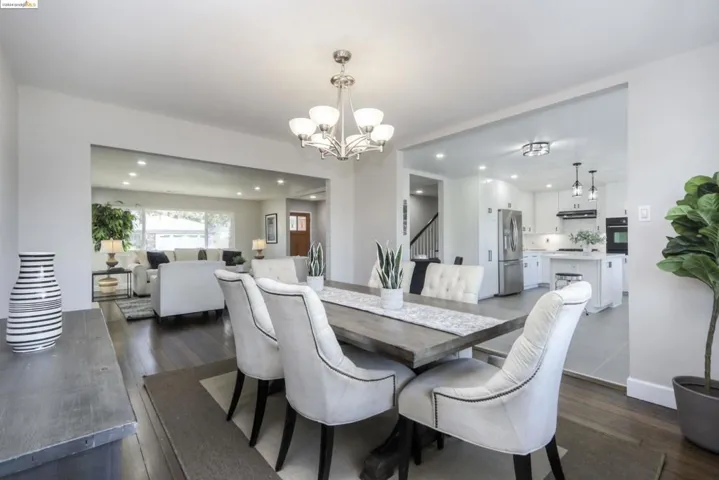 33 Oak Hill Cir, Oakland, California 94605