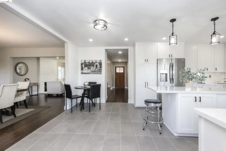 33 Oak Hill Cir, Oakland, California 94605