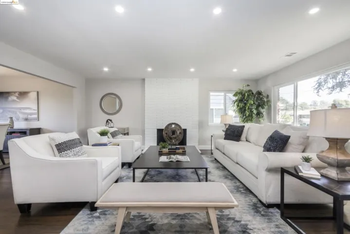 33 Oak Hill Cir, Oakland, California 94605