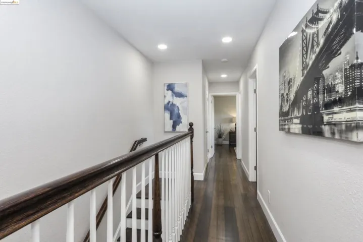 33 Oak Hill Cir, Oakland, California 94605