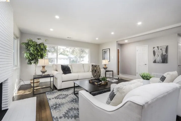 33 Oak Hill Cir, Oakland, California 94605