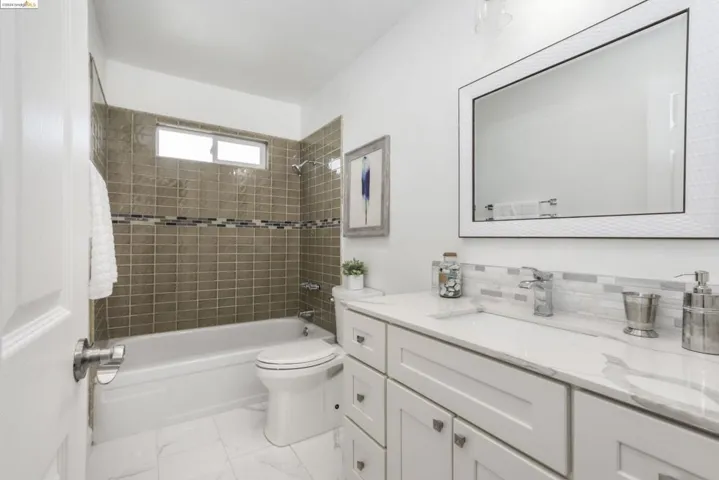33 Oak Hill Cir, Oakland, California 94605