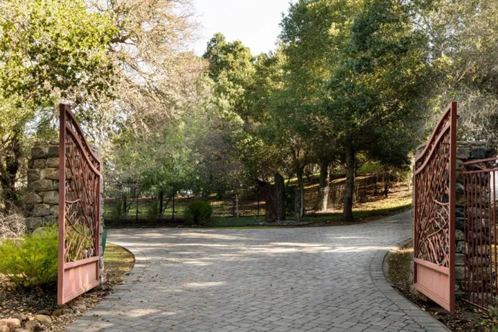 933 Laurel Glen Drive, Palo Alto, California 94304