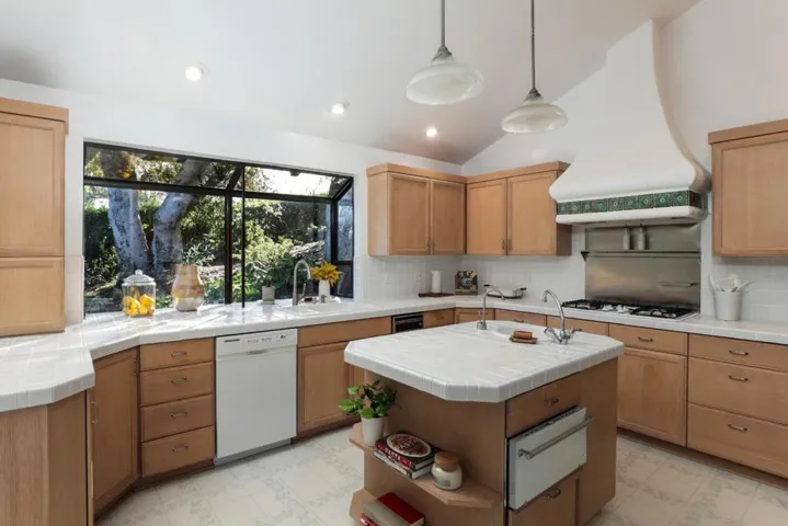 933 Laurel Glen Drive, Palo Alto, California 94304