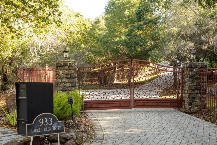 933 Laurel Glen Drive, Palo Alto, California 94304