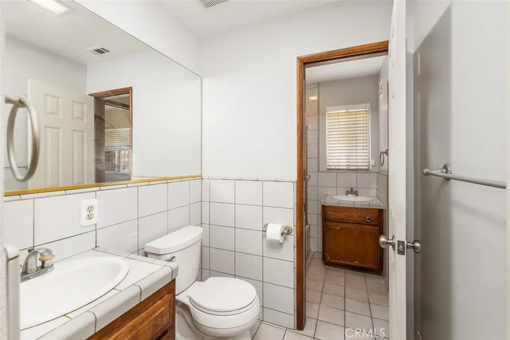 5842 Date Avenue, Rialto, California 92377