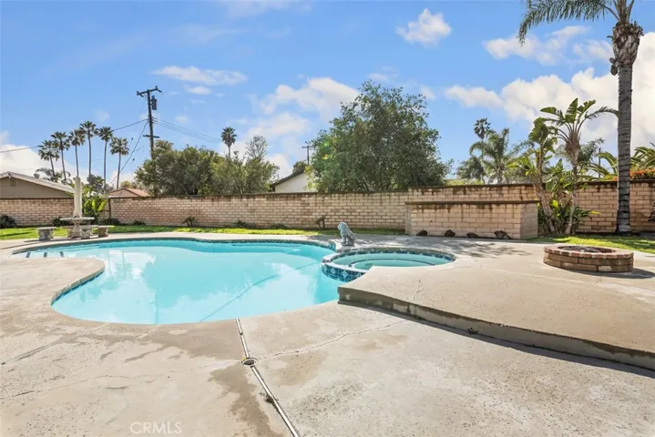 5842 Date Avenue, Rialto, California 92377