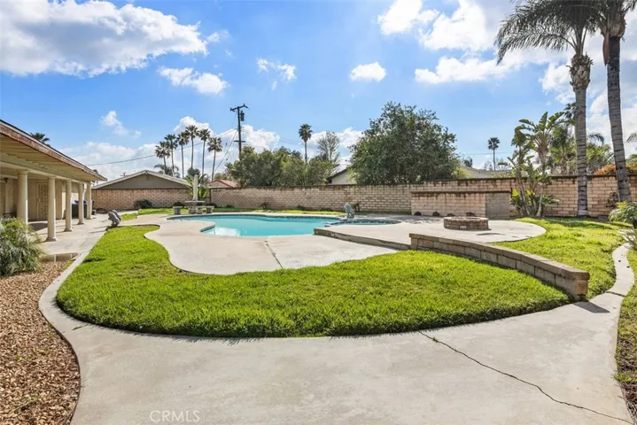 5842 Date Avenue, Rialto, California 92377