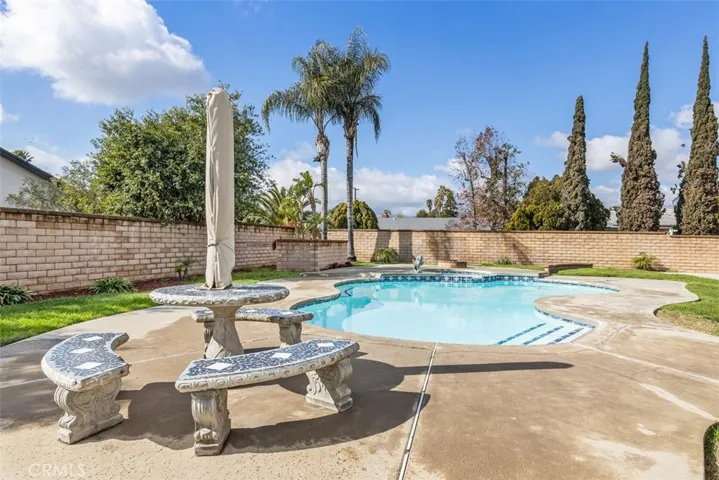 5842 Date Avenue, Rialto, California 92377