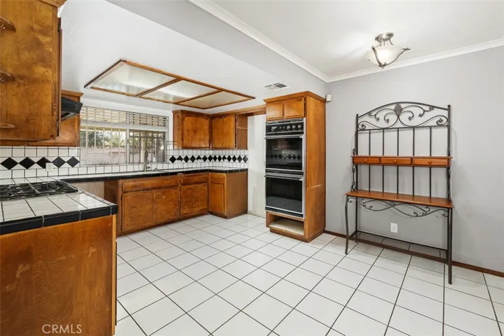 5842 Date Avenue, Rialto, California 92377