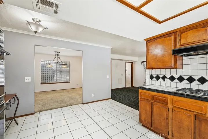 5842 Date Avenue, Rialto, California 92377