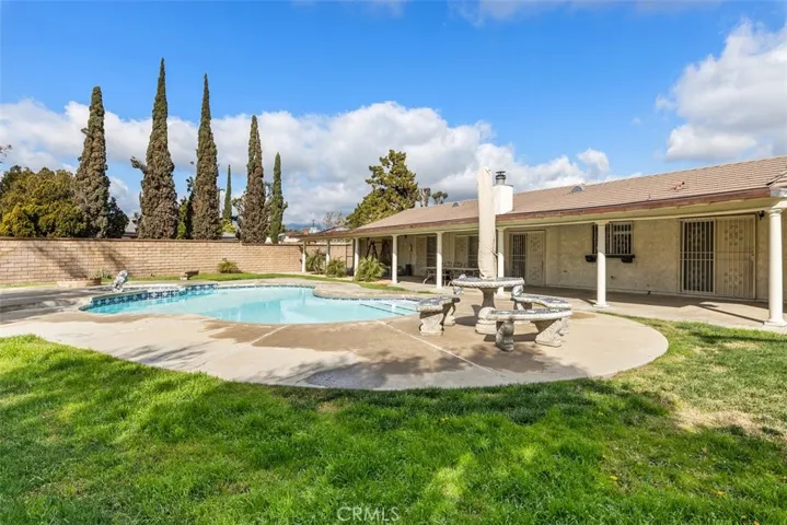5842 Date Avenue, Rialto, California 92377