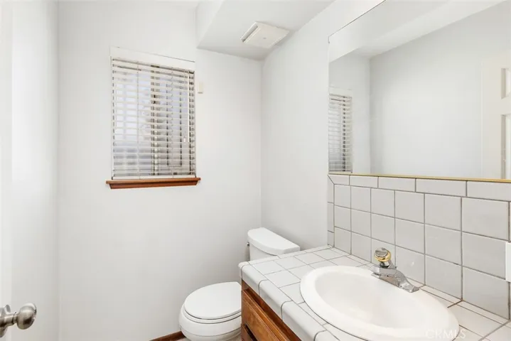 5842 Date Avenue, Rialto, California 92377