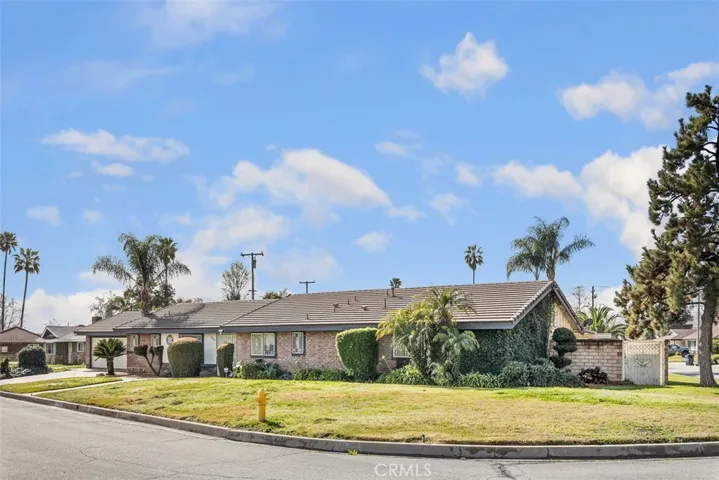 5842 Date Avenue, Rialto, California 92377