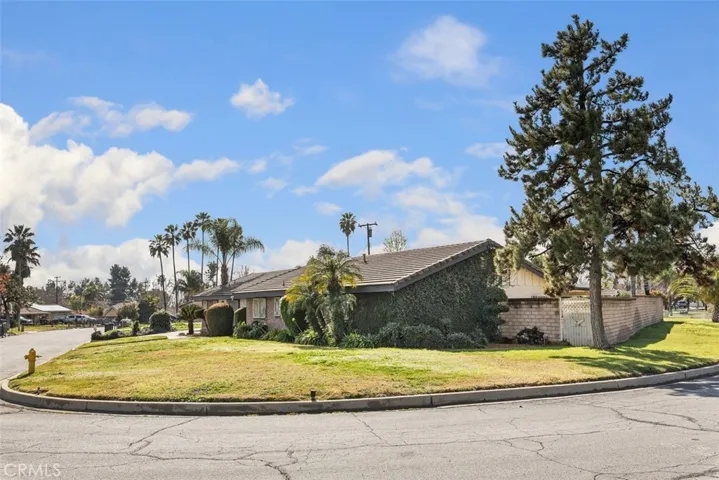 5842 Date Avenue, Rialto, California 92377