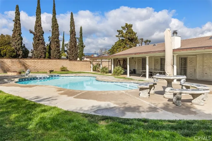 5842 Date Avenue, Rialto, California 92377