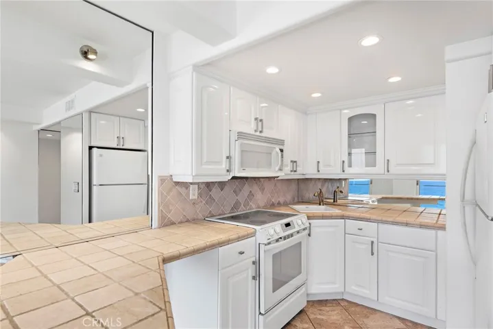 609 Sleepy Hollow Lane 8, Laguna Beach, California 92651