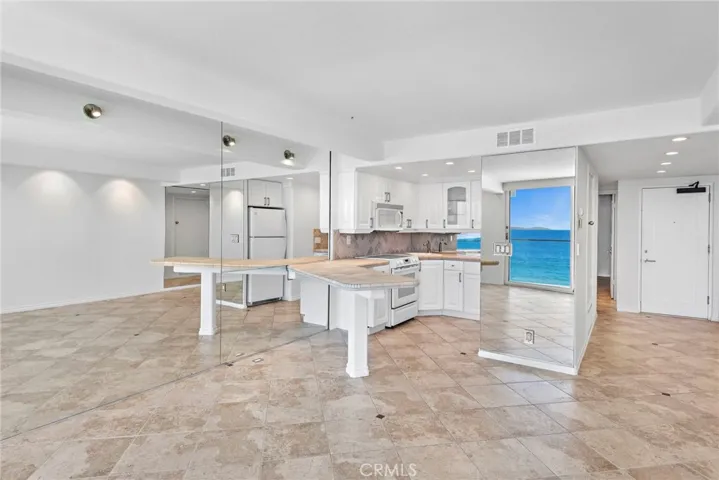 609 Sleepy Hollow Lane 8, Laguna Beach, California 92651