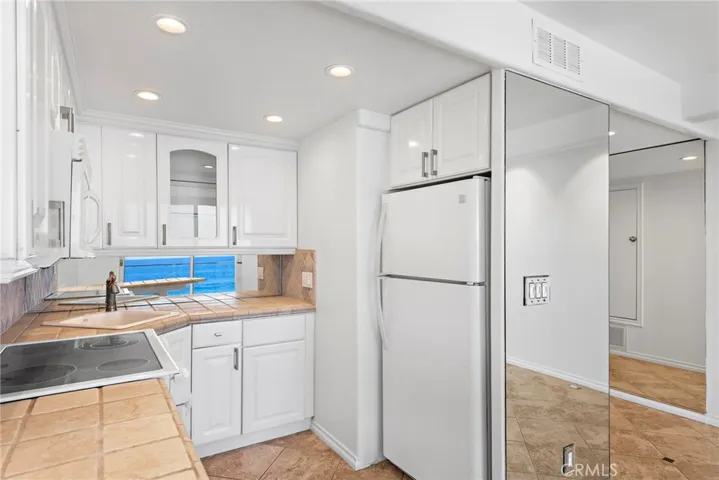 609 Sleepy Hollow Lane 8, Laguna Beach, California 92651