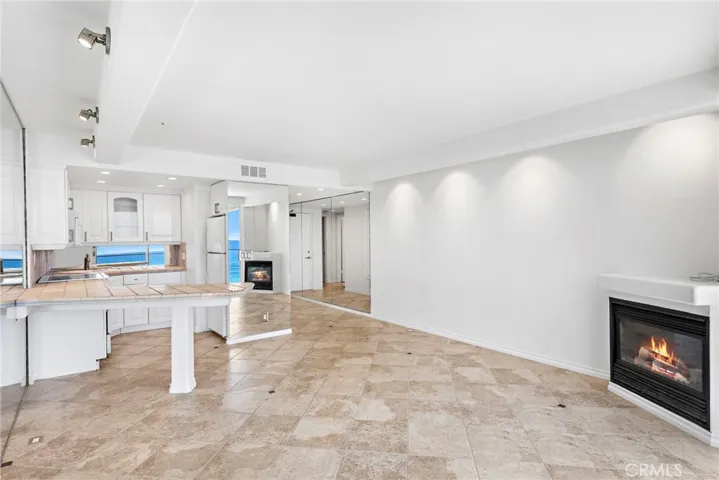 609 Sleepy Hollow Lane 8, Laguna Beach, California 92651