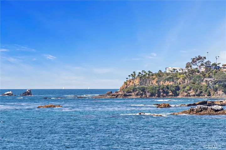 609 Sleepy Hollow Lane 8, Laguna Beach, California 92651