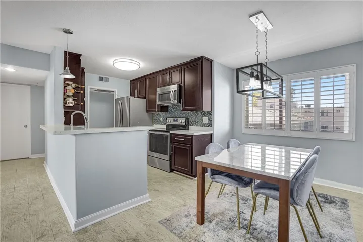 13543 Moorpark Street 8, Sherman Oaks, California 91423