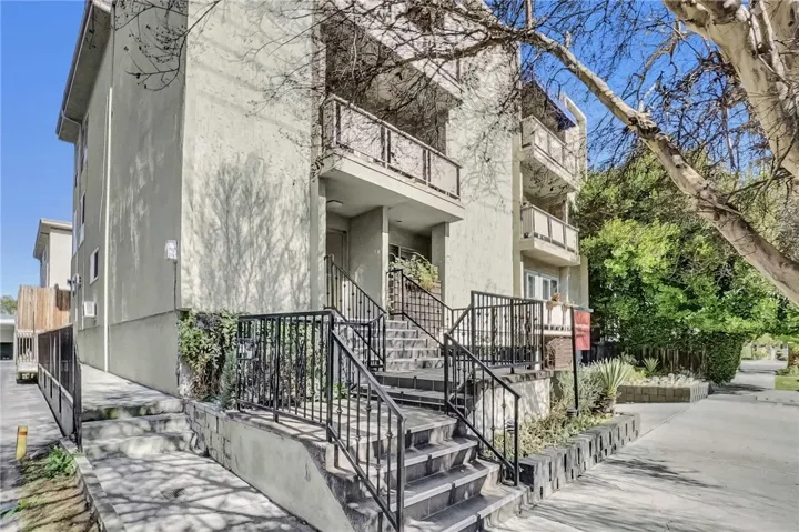 13543 Moorpark Street 8, Sherman Oaks, California 91423