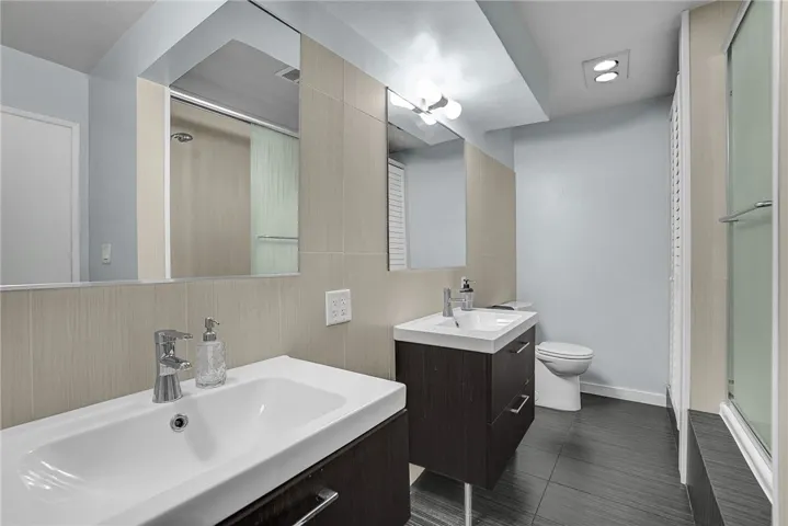 13543 Moorpark Street 8, Sherman Oaks, California 91423