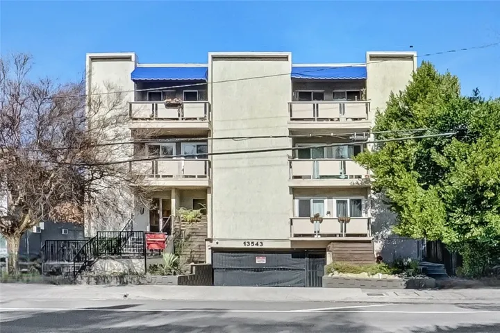 13543 Moorpark Street 8, Sherman Oaks, California 91423