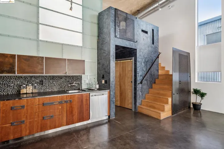 755 Folger Avenue, Berkeley, California 94710-2809