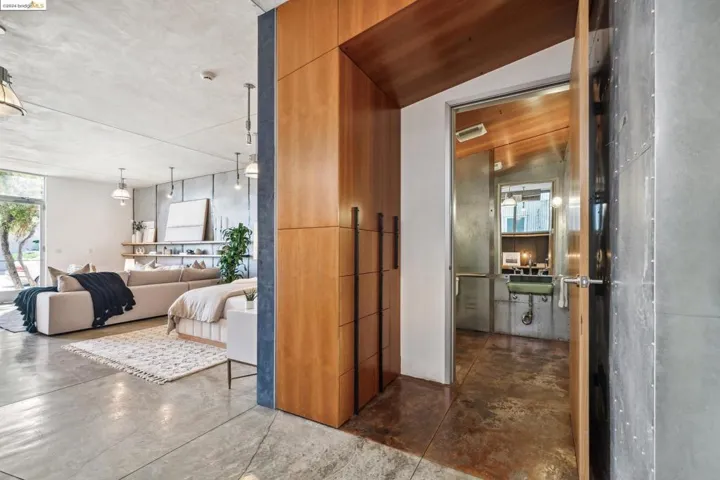755 Folger Avenue, Berkeley, California 94710-2809