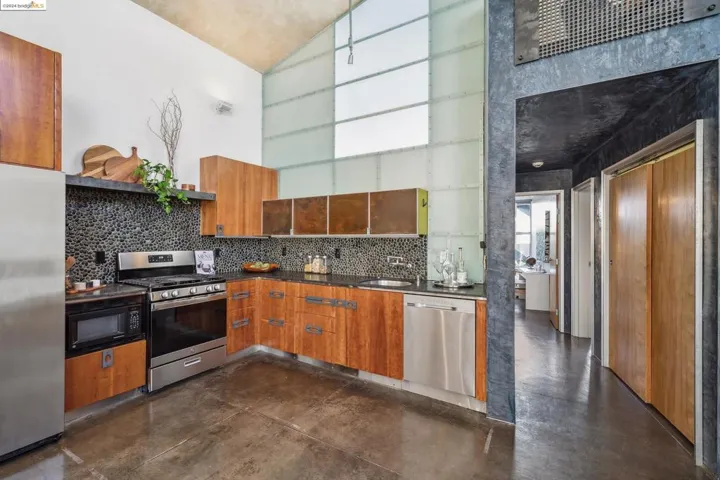 755 Folger Avenue, Berkeley, California 94710-2809