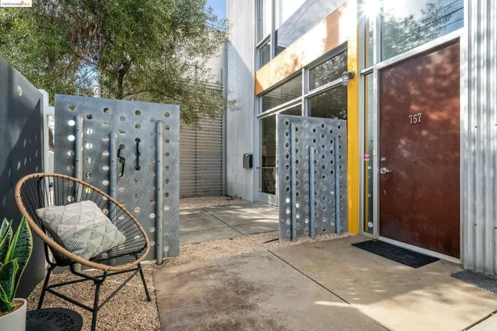 755 Folger Avenue, Berkeley, California 94710-2809