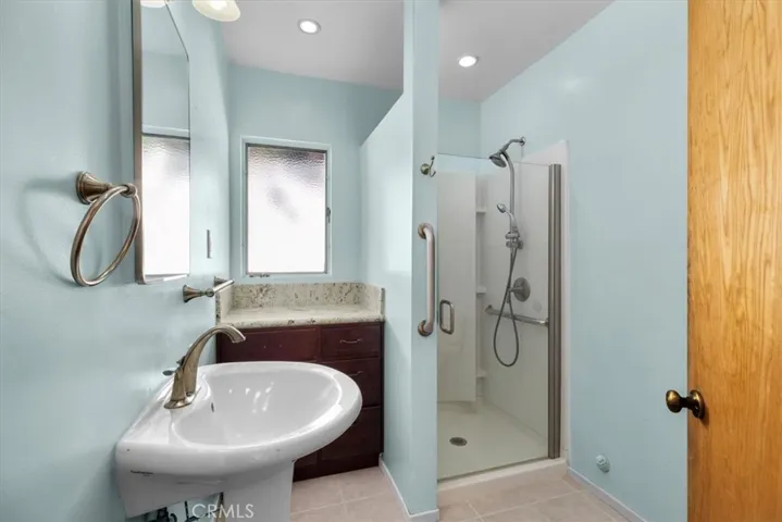 1327 S Gertruda Avenue, Redondo Beach, California 90277