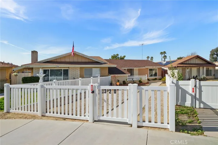 320 Magnolia Circle, Hemet, California 92543