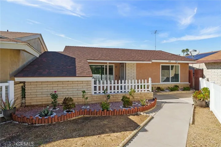 320 Magnolia Circle, Hemet, California 92543