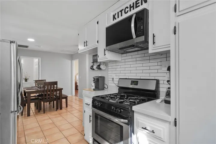 320 Magnolia Circle, Hemet, California 92543