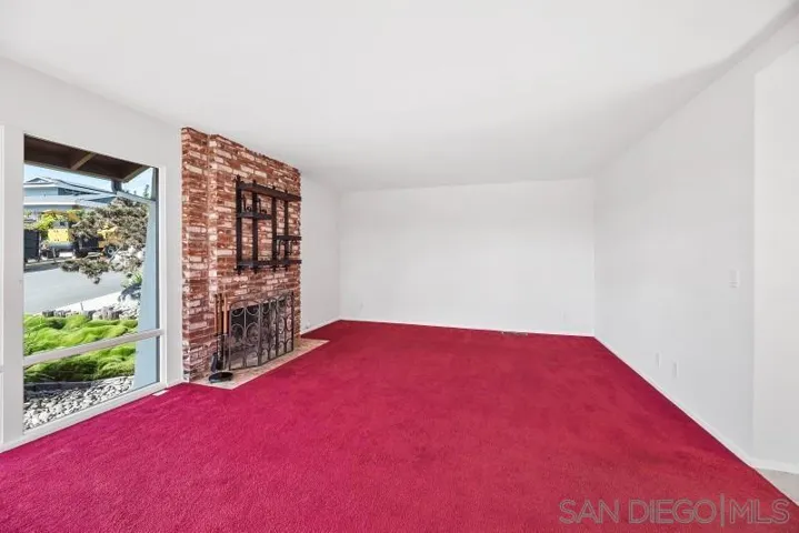 2010 Elevada St, Oceanside, California 92054