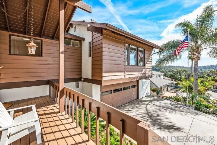 2010 Elevada St, Oceanside, California 92054