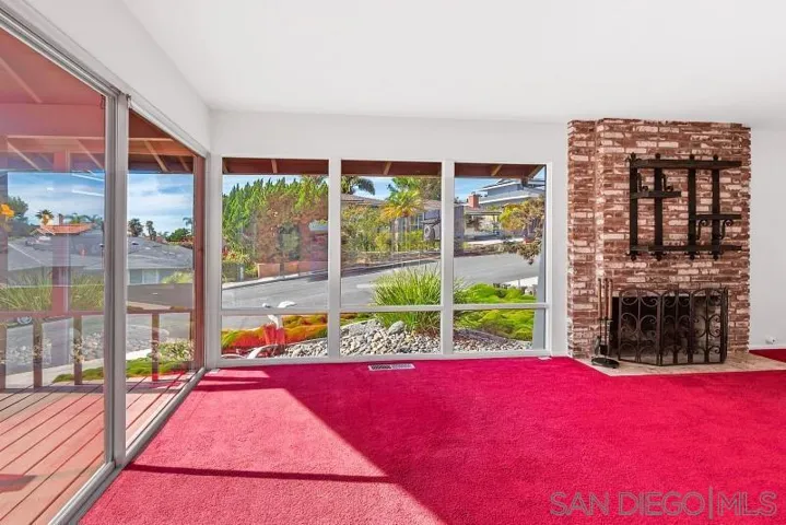 2010 Elevada St, Oceanside, California 92054