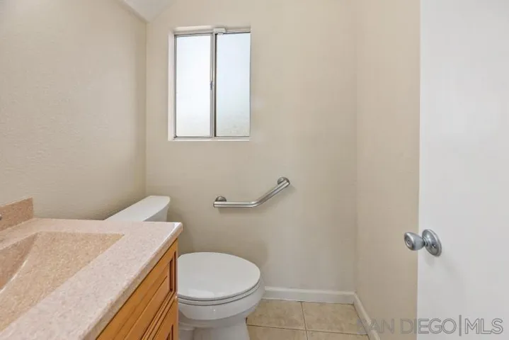 2010 Elevada St, Oceanside, California 92054