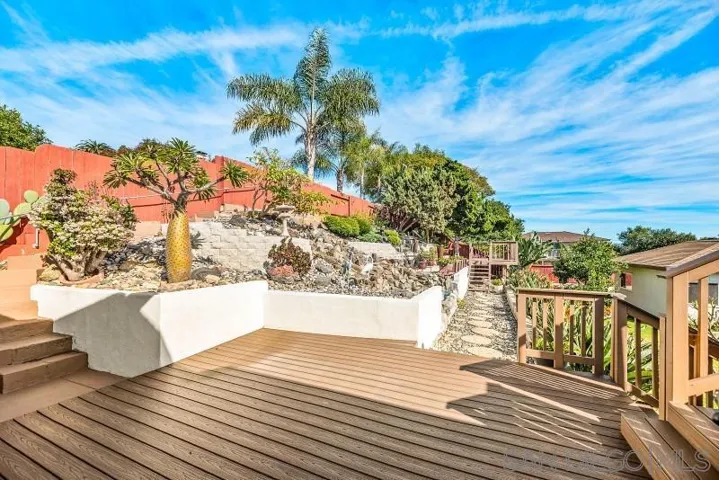 2010 Elevada St, Oceanside, California 92054
