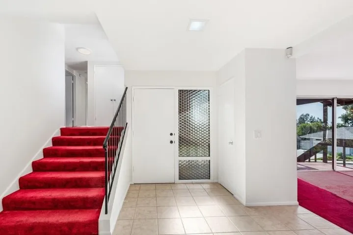 2010 Elevada St, Oceanside, California 92054