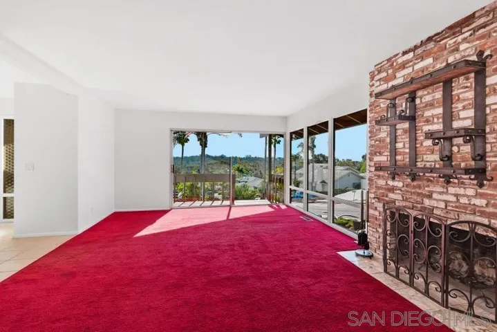 2010 Elevada St, Oceanside, California 92054
