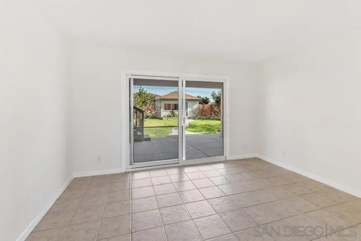 2010 Elevada St, Oceanside, California 92054