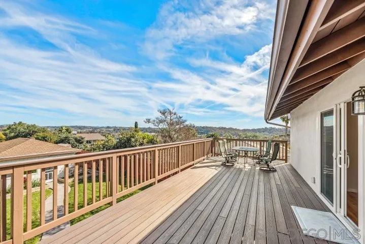 2010 Elevada St, Oceanside, California 92054