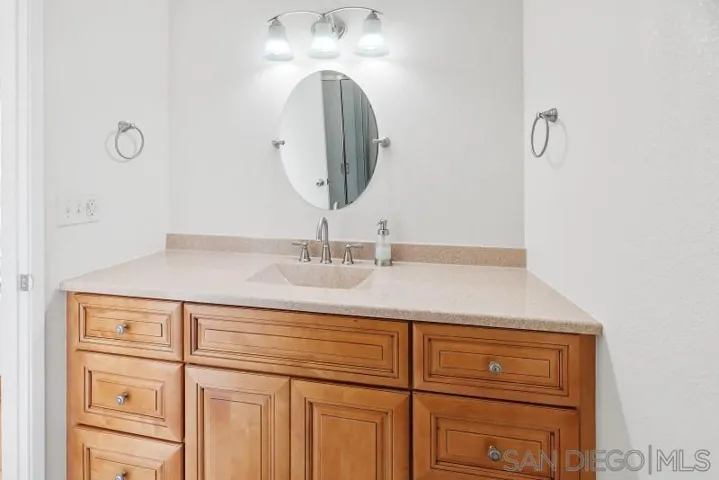 2010 Elevada St, Oceanside, California 92054