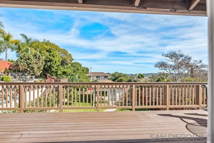 2010 Elevada St, Oceanside, California 92054